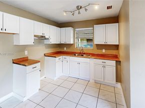 2760 NW 58th St, Miami FL 33142