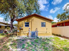 2760 NW 58th St, Miami FL 33142