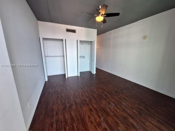 690 SW 1st Ct 2711, Miami FL 33130