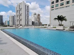 690 SW 1st Ct 2711, Miami FL 33130