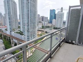 690 SW 1st Ct 2711, Miami FL 33130