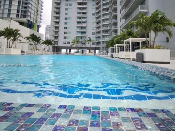 690 SW 1st Ct 2711, Miami FL 33130