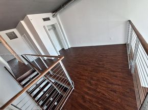 690 SW 1st Ct 2711, Miami FL 33130