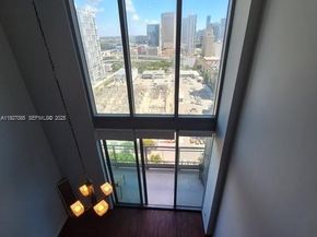 690 SW 1st Ct 2711, Miami FL 33130