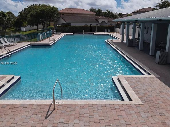 939 NE 42nd Ter, Homestead FL 33033