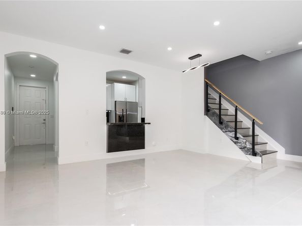 939 NE 42nd Ter, Homestead FL 33033
