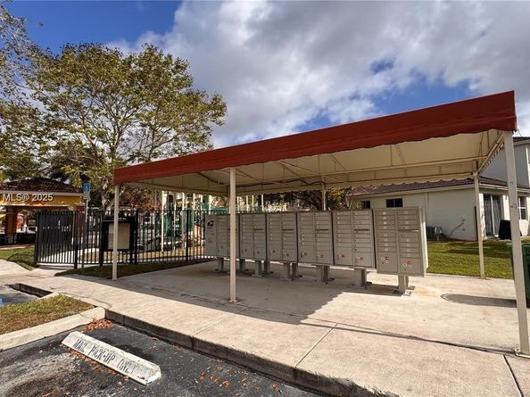 939 NE 42nd Ter, Homestead FL 33033
