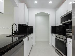 939 NE 42nd Ter, Homestead FL 33033