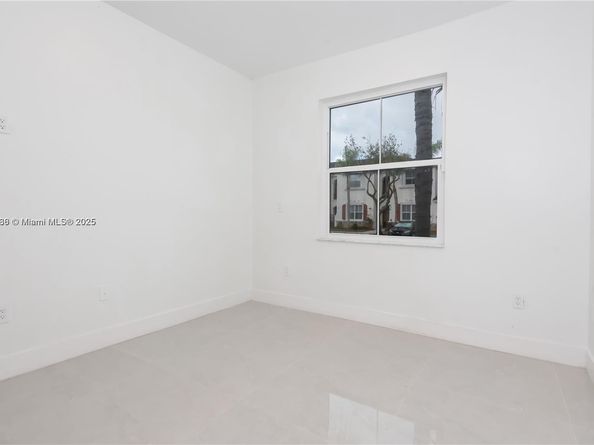 939 NE 42nd Ter, Homestead FL 33033