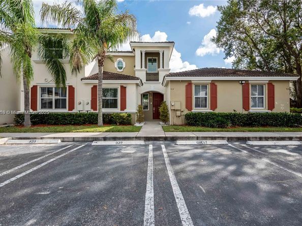 939 NE 42nd Ter, Homestead FL 33033