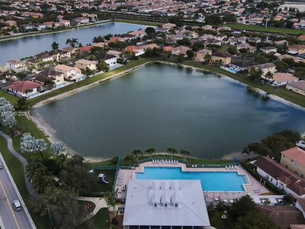 939 NE 42nd Ter, Homestead FL 33033