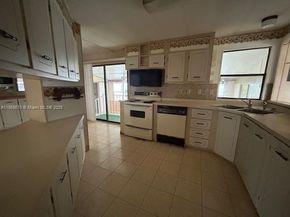 5339 NW 4th Ter, Deerfield Beach FL 33064