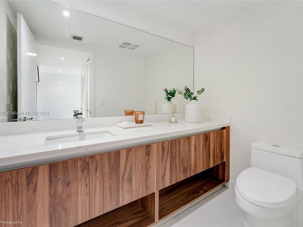 9901 W Bay Harbor Dr 406, Bal Harbour FL 33154