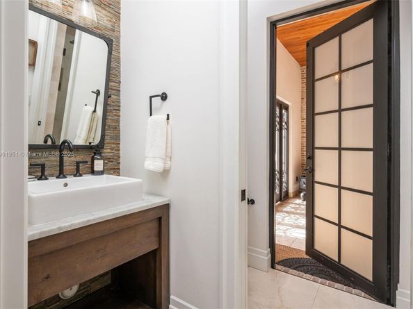 18951 SW 53rd St, Southwest Ranches FL 33332