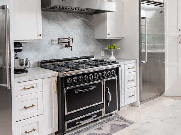 18951 SW 53rd St, Southwest Ranches FL 33332