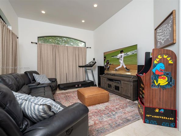 18951 SW 53rd St, Southwest Ranches FL 33332