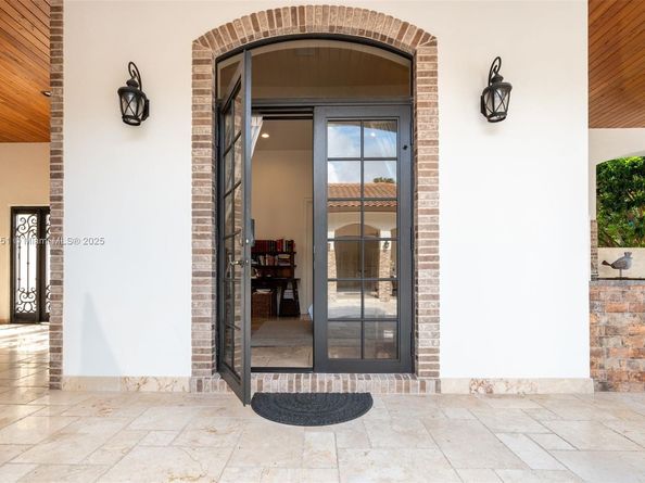 18951 SW 53rd St, Southwest Ranches FL 33332