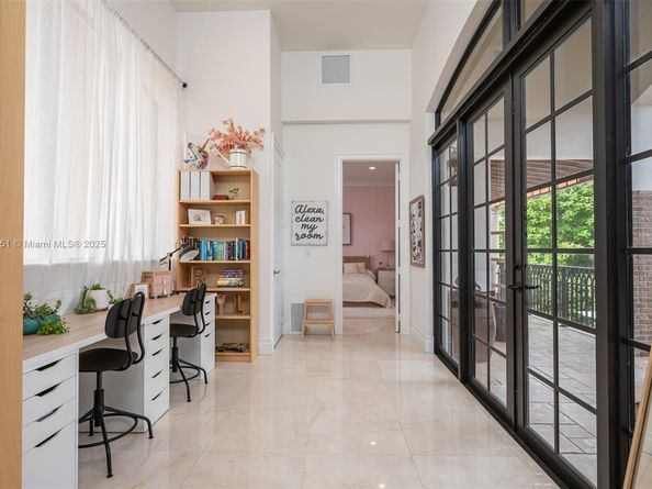 18951 SW 53rd St, Southwest Ranches FL 33332