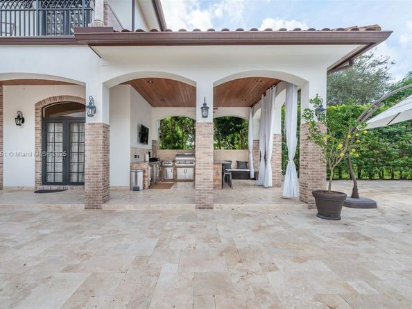 18951 SW 53rd St, Southwest Ranches FL 33332