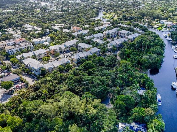 1332 SW 2nd Ct, Fort Lauderdale FL 33312