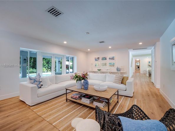 11905 SW 67th Ave, Pinecrest FL 33156