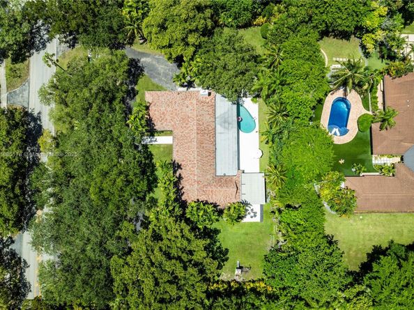 11905 SW 67th Ave, Pinecrest FL 33156