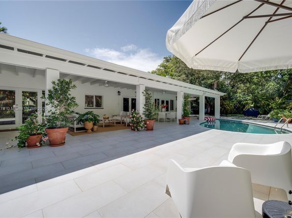 11905 SW 67th Ave, Pinecrest FL 33156