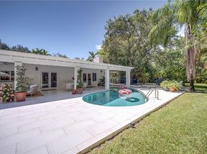 11905 SW 67th Ave, Pinecrest FL 33156