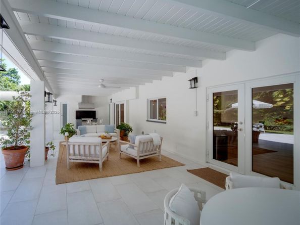 11905 SW 67th Ave, Pinecrest FL 33156