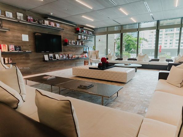 1080 Brickell Ave 3309, Miami FL 33131