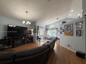 400 Somerset Way, Weston FL 33326