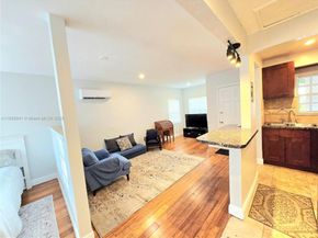 1121 NE 2nd St, Fort Lauderdale FL 33301