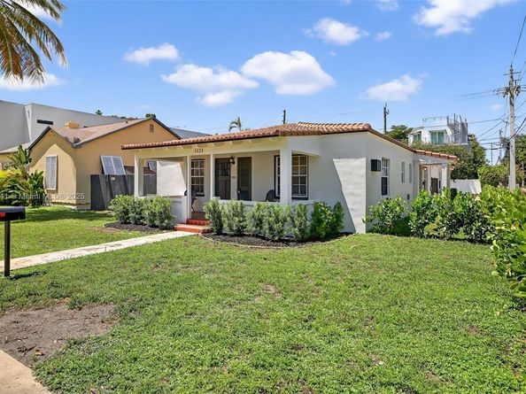 1121 NE 2nd St, Fort Lauderdale FL 33301