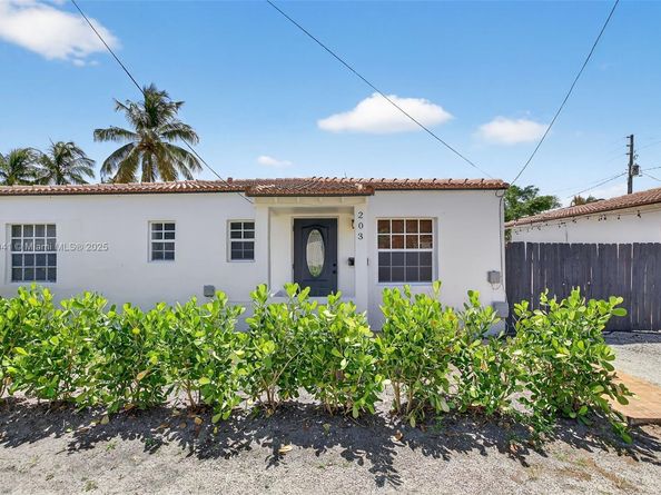 1121 NE 2nd St, Fort Lauderdale FL 33301