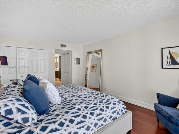 3611 Oaks Clubhouse Dr 202, Pompano Beach FL 33069