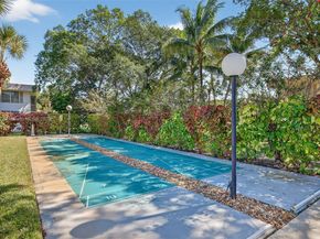 3611 Oaks Clubhouse Dr 202, Pompano Beach FL 33069