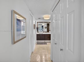 3611 Oaks Clubhouse Dr 202, Pompano Beach FL 33069