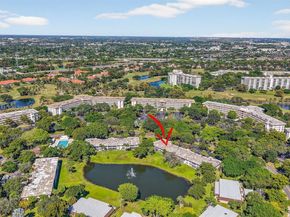 3611 Oaks Clubhouse Dr 202, Pompano Beach FL 33069