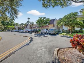 3611 Oaks Clubhouse Dr 202, Pompano Beach FL 33069