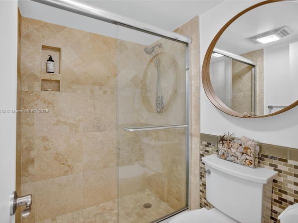 3611 Oaks Clubhouse Dr 202, Pompano Beach FL 33069