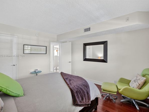 3611 Oaks Clubhouse Dr 202, Pompano Beach FL 33069