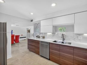 3611 Oaks Clubhouse Dr 202, Pompano Beach FL 33069