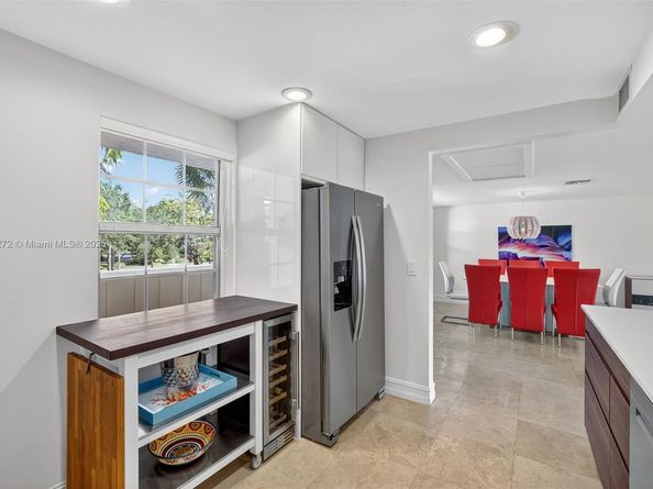 3611 Oaks Clubhouse Dr 202, Pompano Beach FL 33069