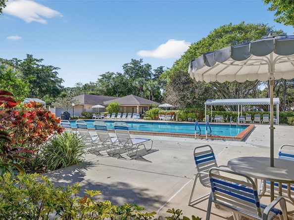 3611 Oaks Clubhouse Dr 202, Pompano Beach FL 33069