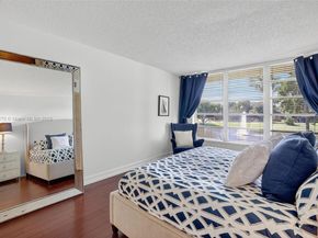 3611 Oaks Clubhouse Dr 202, Pompano Beach FL 33069