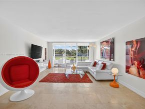 3611 Oaks Clubhouse Dr 202, Pompano Beach FL 33069