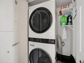 3611 Oaks Clubhouse Dr 202, Pompano Beach FL 33069