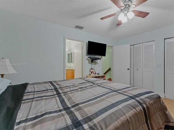 Undisclosed Address #A11849476, West Palm Beach FL 33415