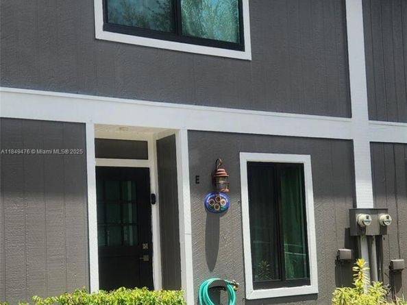 Undisclosed Address #A11849476, West Palm Beach FL 33415