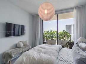 121 NE 34th St 2408, Miami FL 33137